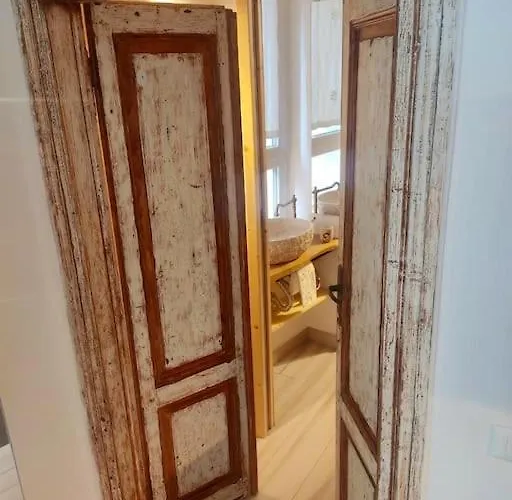 Antico Borgo Di בלאנו